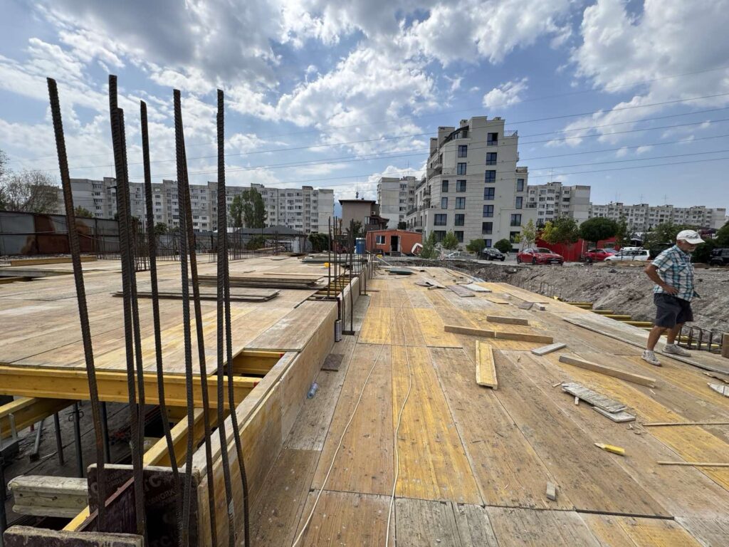 BS Residence II – formwork and reinforcement for the first floor slab