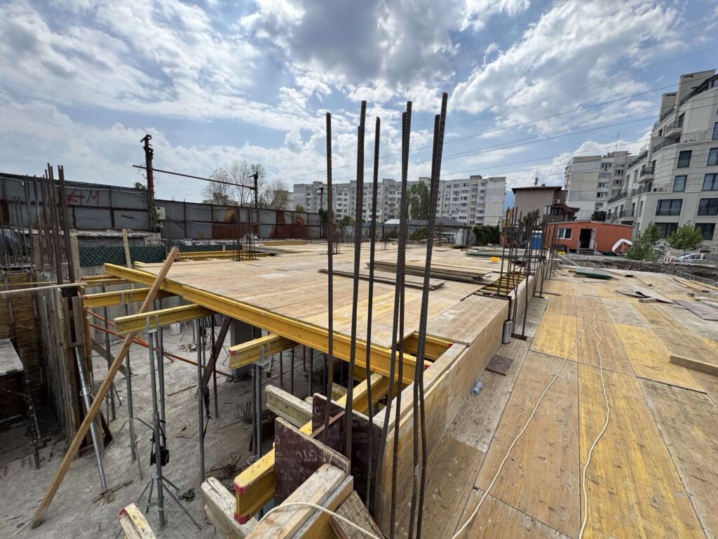 BS Residence II – slab formwork above the underground level